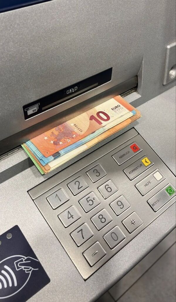 9000€ Notes